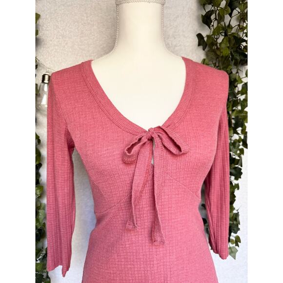 Altar'd State Pink Rayon blend Long Sleeve Chest Bow Tie Top Women's size Small - Picture 3 of 10